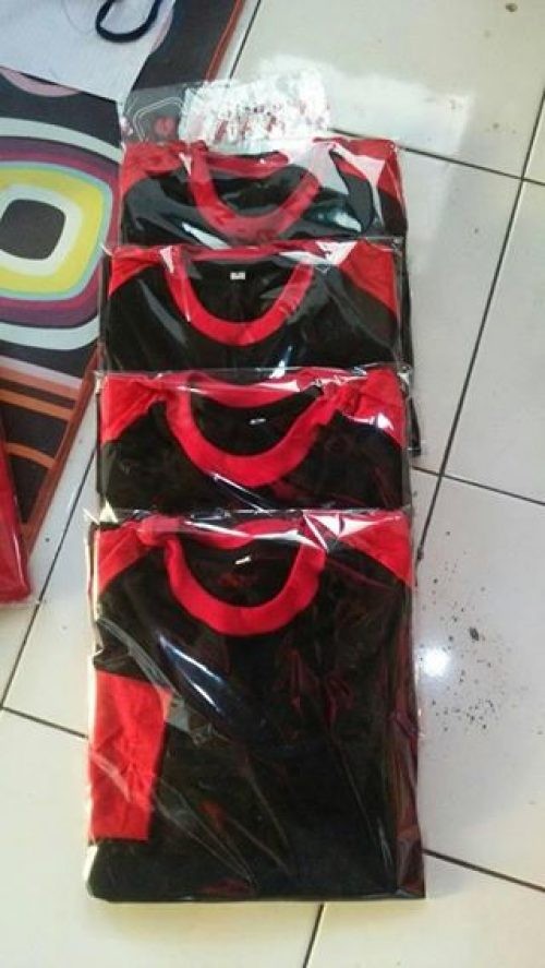 baju kaos couple (ayah, ibu, anak2)