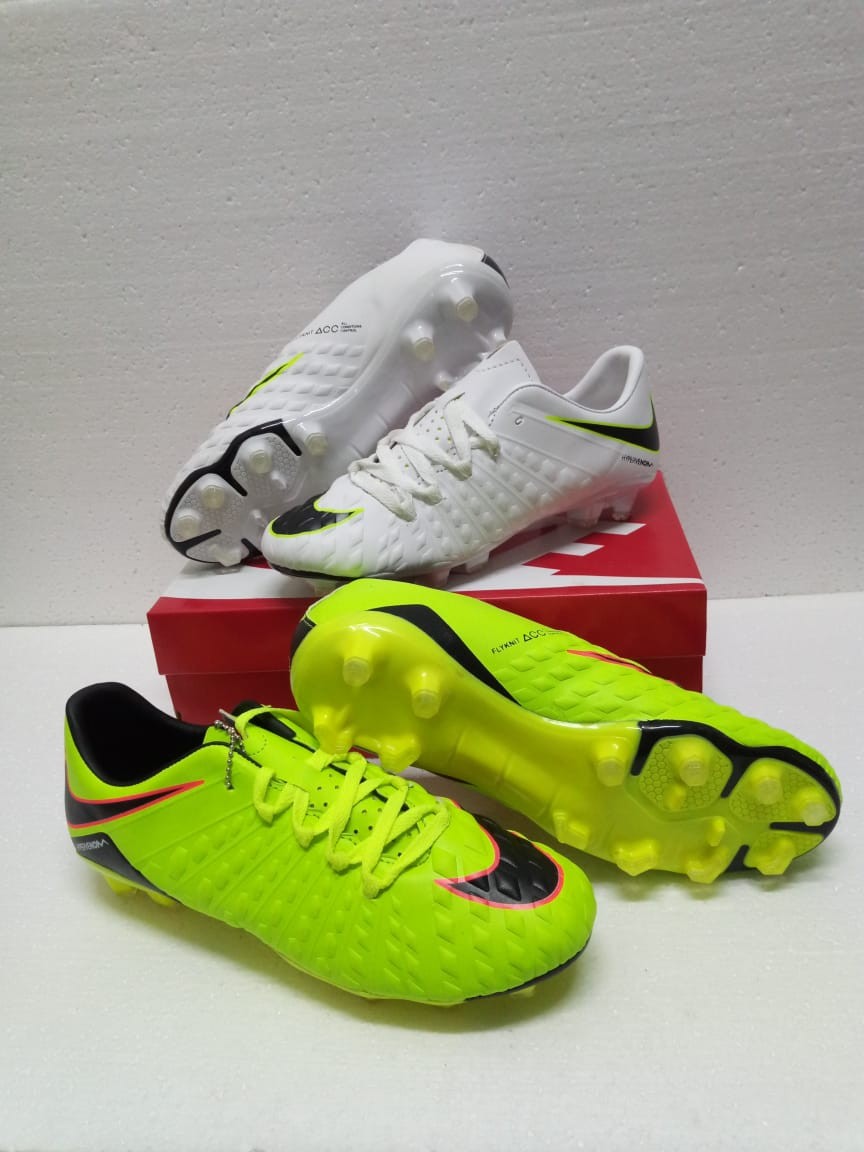 Sepatu bola Nike replika.sepatu bal Nike.sepatu bola adidas