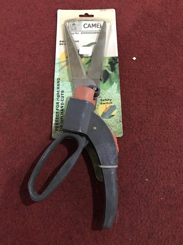 Gunting Rumput Camel