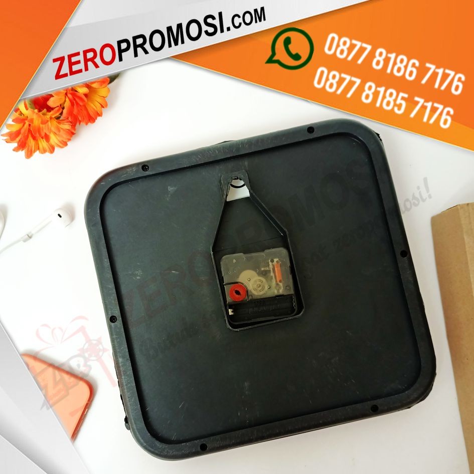 Souvenir Promosi Jam Dinding Kotak Piorus 057 Cetak Logo